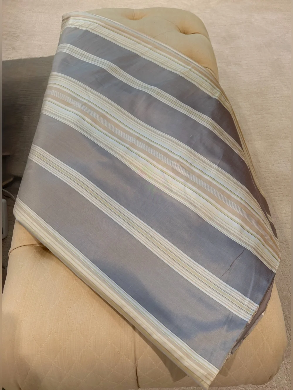 Brand NEW Pottery Barn Silk Duvet Cover- King Size